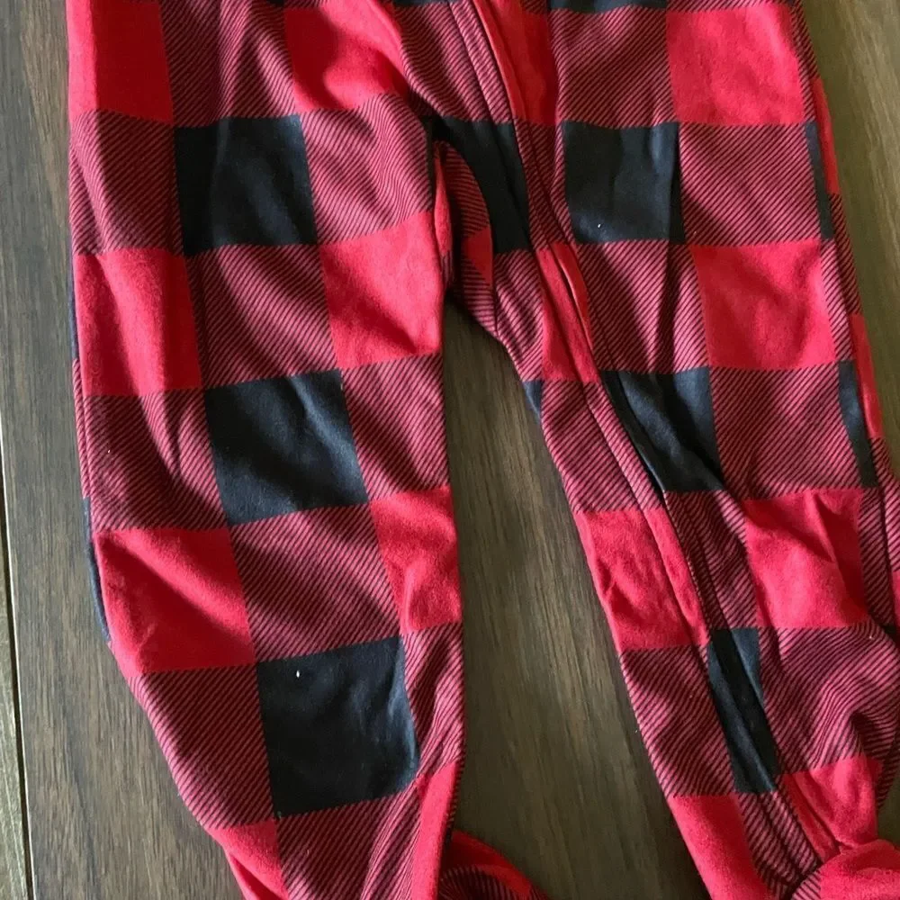 Red and Black Buffalo Plaid Kids One Piece PJs 24m NWT - Picture 4 of 7